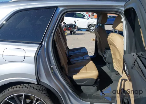 2020 Audi Q7 Prestige 55 Tfsi Quattro Tiptronic z USA, uszkodzony, nr VIN WA1VXAF7XLD006178